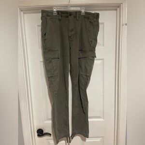 American Eagle Outfitters Men's Green Cargo Pants